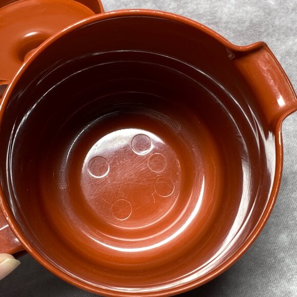 Rubbermaid Brown Plastic 1.5 Quart Pitcher Jug With Lid Ribbed Design - Picture 4 of 12